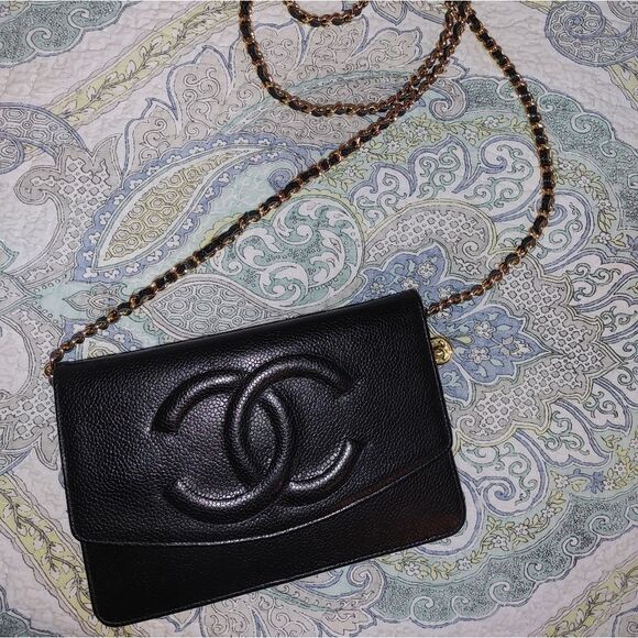 ✨Vintage Chanel Timeless Wallet On Chain: 1998 Karl Lagerfeld WOC✨ - Picture 1 of 9